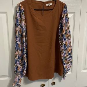 Unique colors, lavender size L, button fasteners on back, syncing cuff sleeve